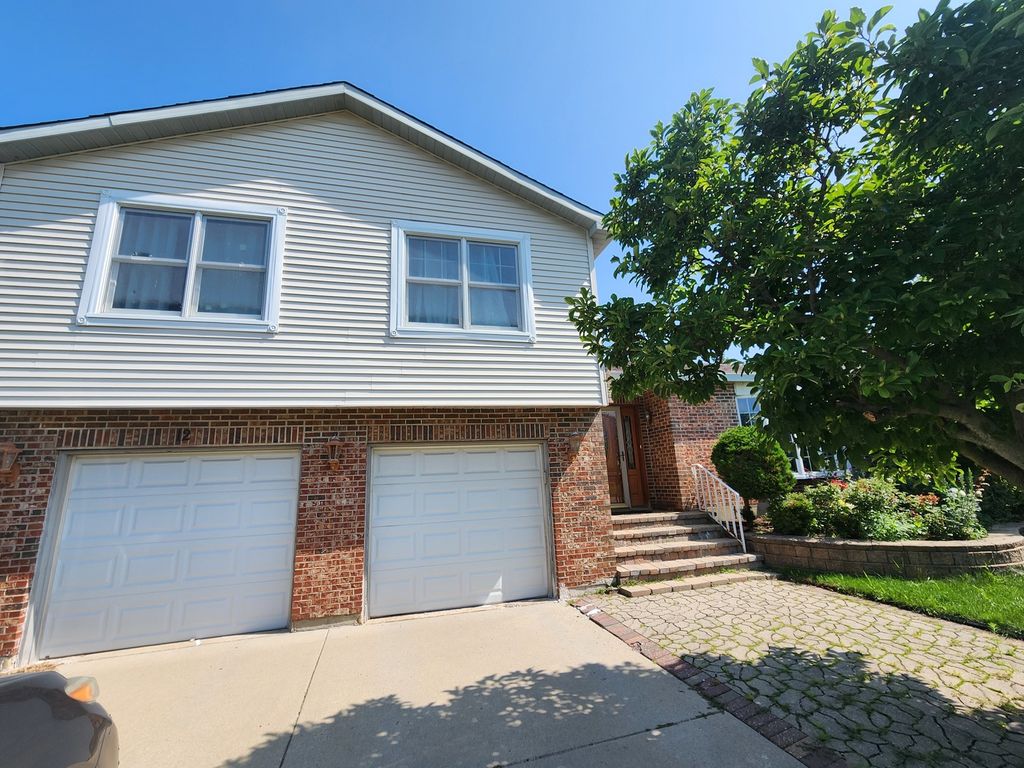 12 Mill Pond Drive, Glendale Heights, IL 60139 — exterior