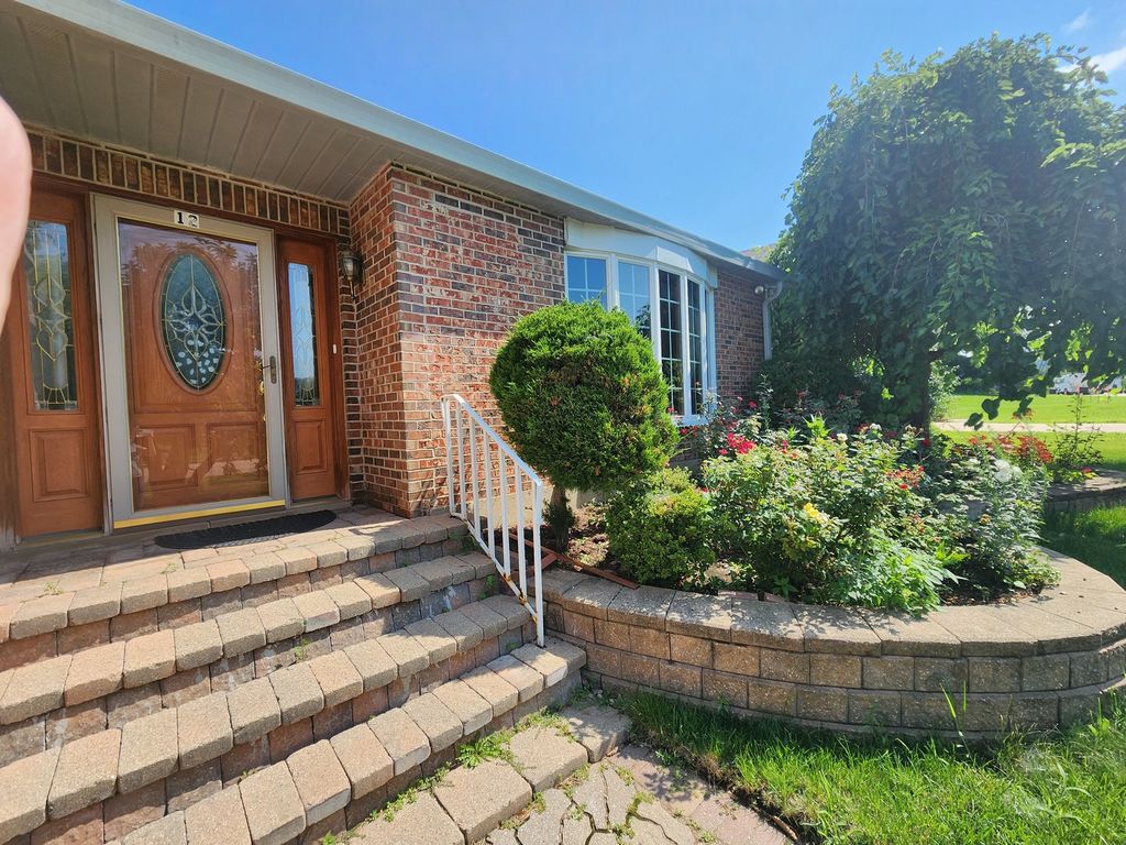 12 Mill Pond Drive, Glendale Heights, IL 60139 — photo 3