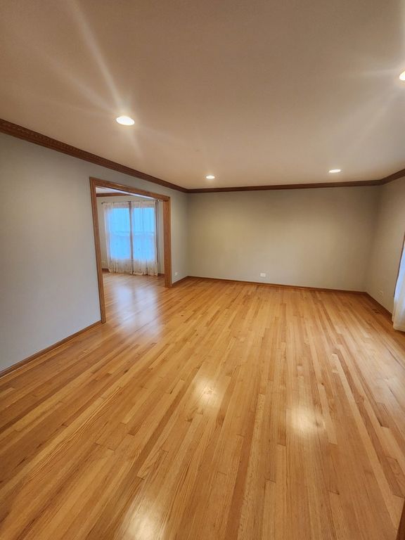 12 Mill Pond Drive, Glendale Heights, IL 60139 — photo 5
