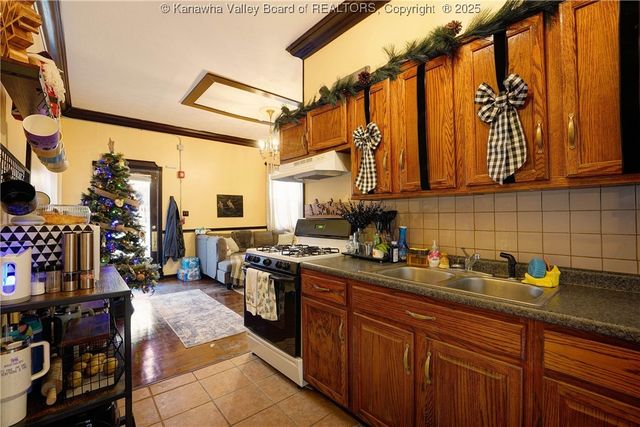 1636 Kanawha Boulevard E, Charleston, WV 25311