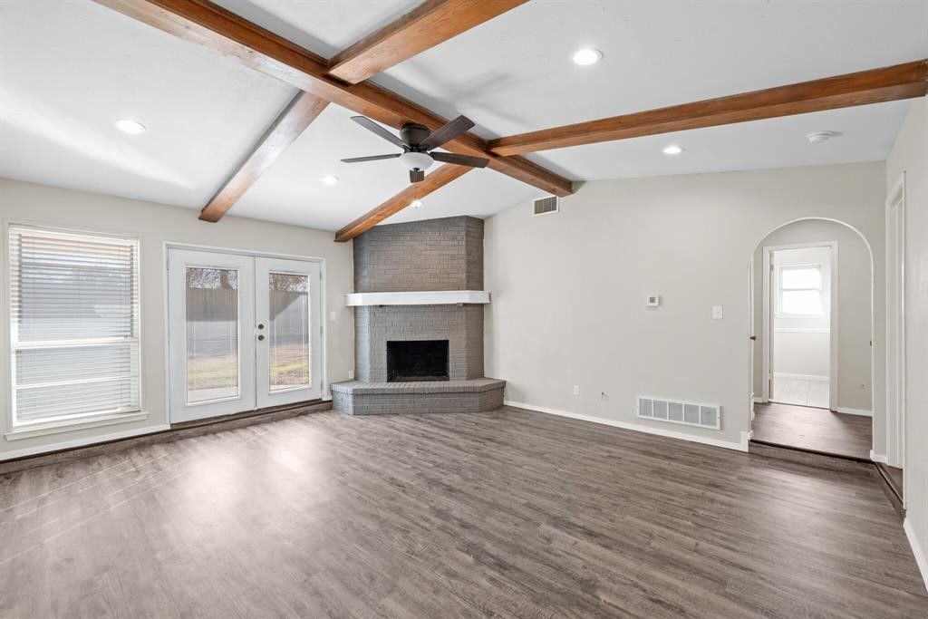 2001 San Jacinto Drive, Arlington, TX 76012 — photo 2