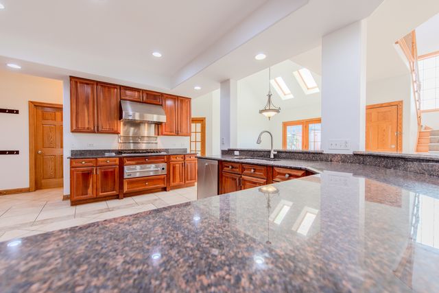 27009 Ashgate Crossing, Plainfield, IL 60585