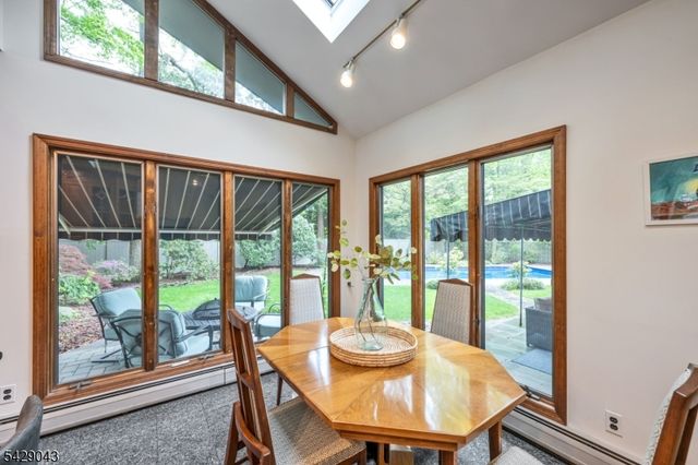 31 Sherwood Dr, Hillsdale Boro, NJ 07642