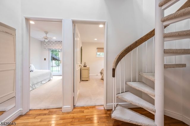31 Sherwood Dr, Hillsdale Boro, NJ 07642