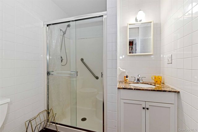125 Beach 3rd Street, Far Rockaway, NY 11691