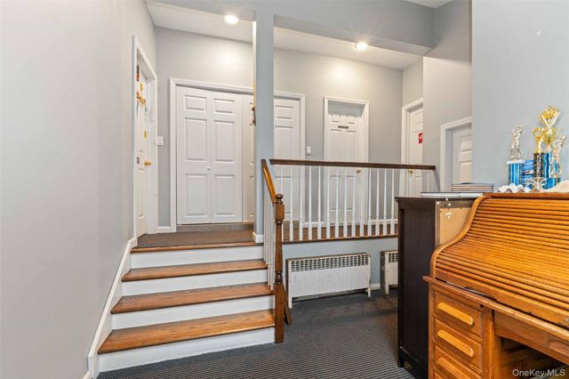125 Beach 3rd Street, Far Rockaway, NY 11691
