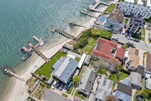 125 Beach 3rd Street, Far Rockaway, NY 11691
