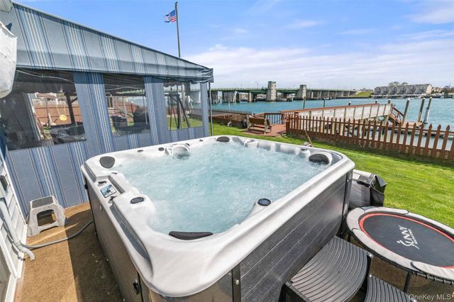 125 Beach 3rd Street, Far Rockaway, NY 11691
