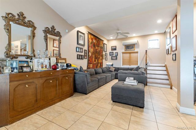 125 Beach 3rd Street, Far Rockaway, NY 11691