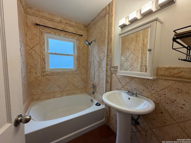 177 Grapeland, San Antonio, TX 78214