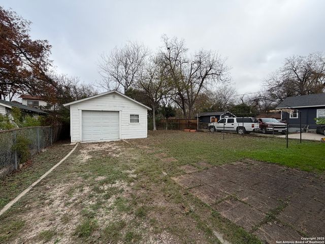 177 Grapeland, San Antonio, TX 78214