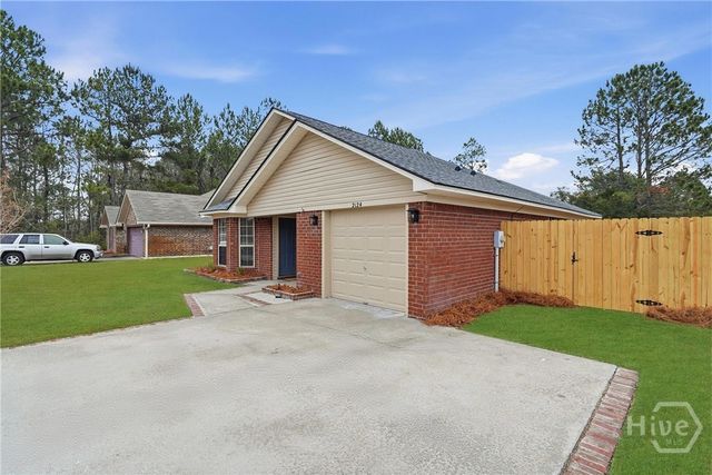 2124 Walberg Drive, Hinesville, GA 31313