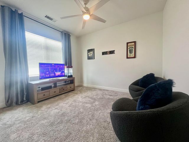 1902 Everglade Avenue, Clovis, CA 93619