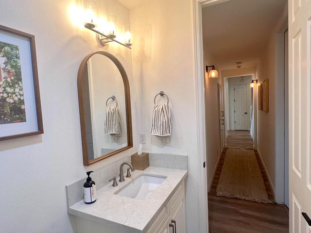 1902 Everglade Avenue, Clovis, CA 93619