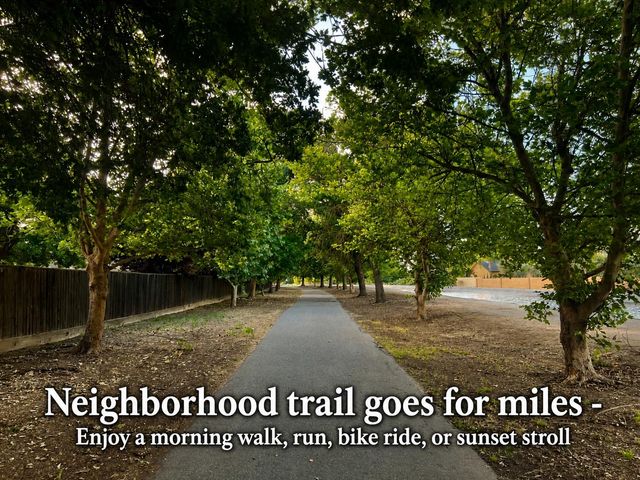 1902 Everglade Avenue, Clovis, CA 93619