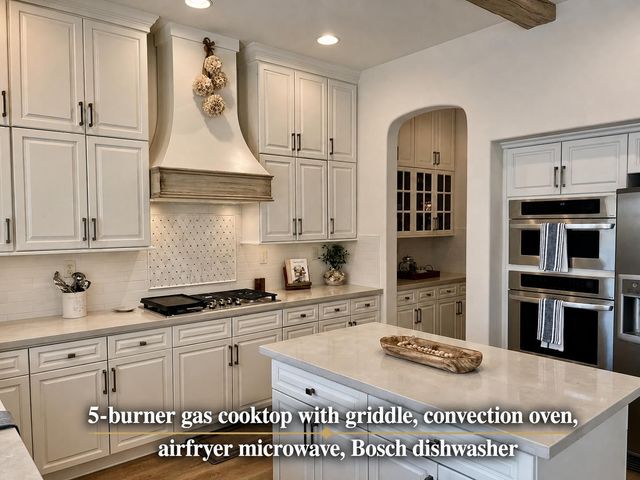 1902 Everglade Avenue, Clovis, CA 93619