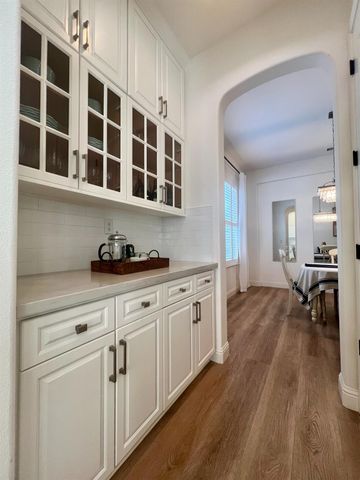 1902 Everglade Avenue, Clovis, CA 93619