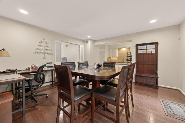 5826 Doliver Drive 55, Houston, TX 77057