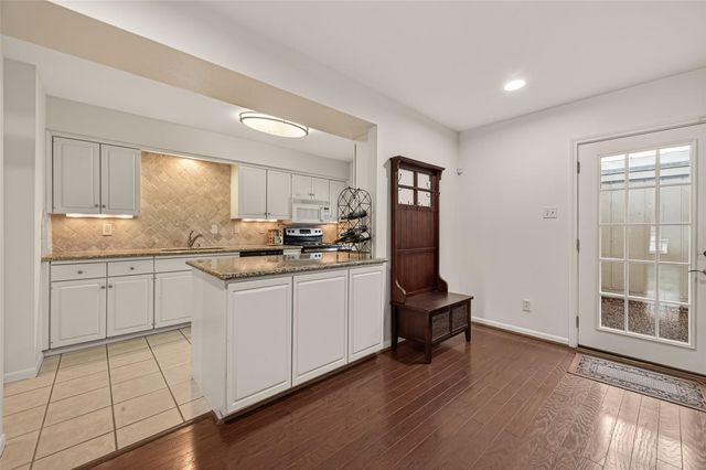 5826 Doliver Drive 55, Houston, TX 77057