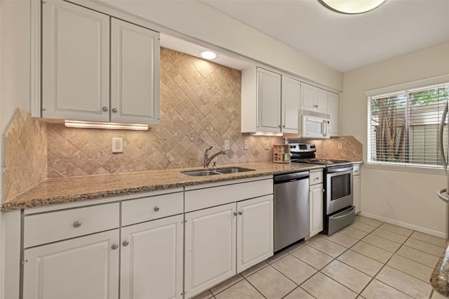 5826 Doliver Drive 55, Houston, TX 77057