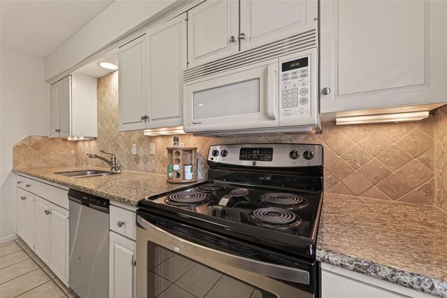 5826 Doliver Drive 55, Houston, TX 77057