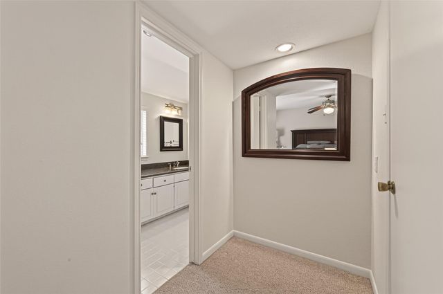 5826 Doliver Drive 55, Houston, TX 77057