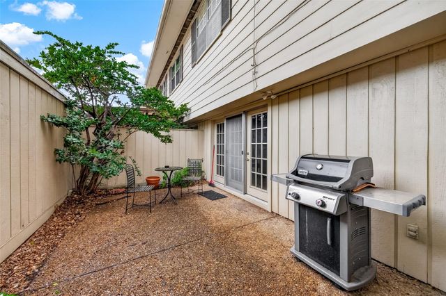 5826 Doliver Drive 55, Houston, TX 77057