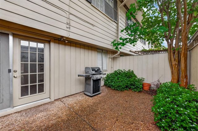 5826 Doliver Drive 55, Houston, TX 77057