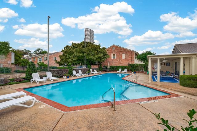 5826 Doliver Drive 55, Houston, TX 77057