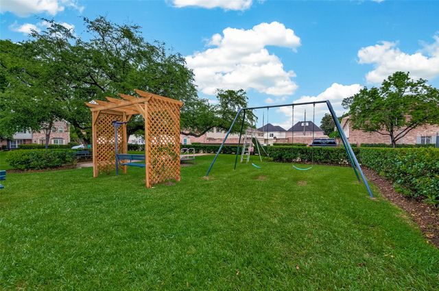 5826 Doliver Drive 55, Houston, TX 77057