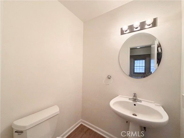 22131 Oxnard Street, Woodland Hills (los Angeles), CA 91367