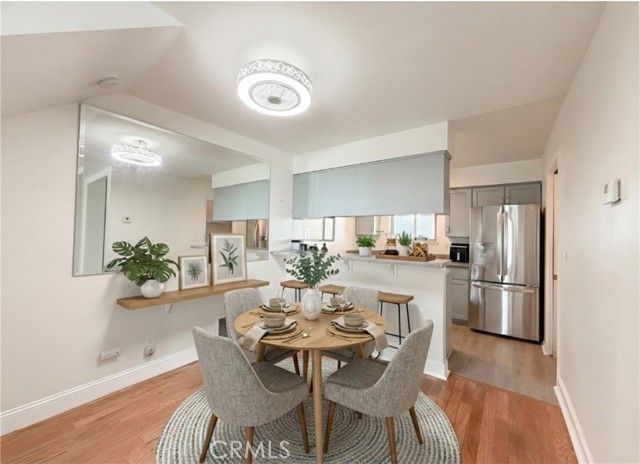 22131 Oxnard Street, Woodland Hills (los Angeles), CA 91367