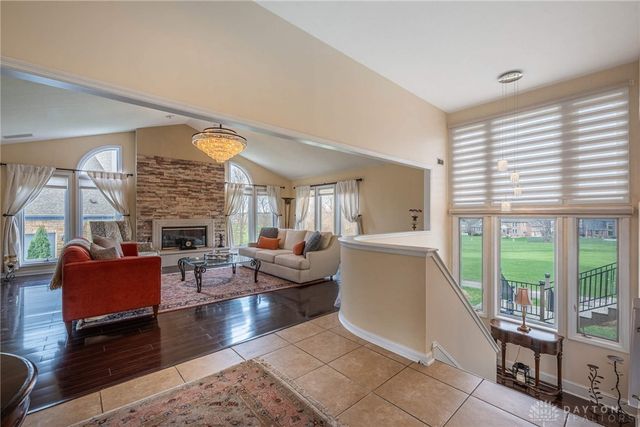 130 Heatherwoode Circle, Springboro, OH 45066