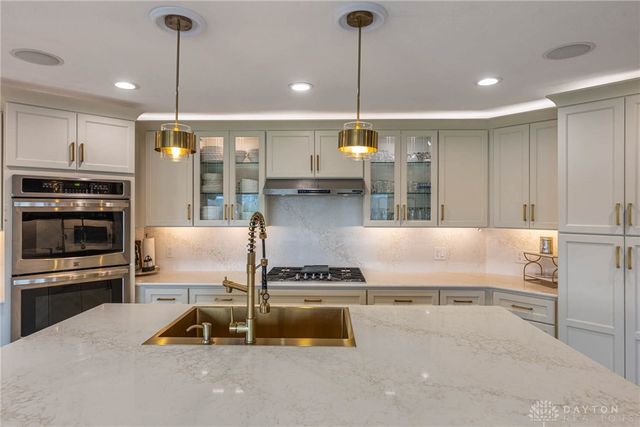 130 Heatherwoode Circle, Springboro, OH 45066