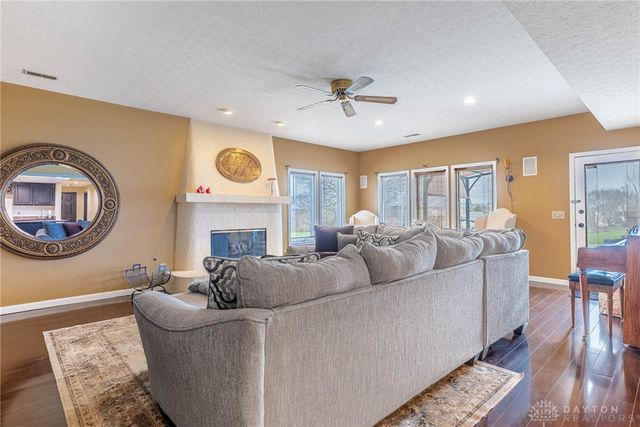 130 Heatherwoode Circle, Springboro, OH 45066