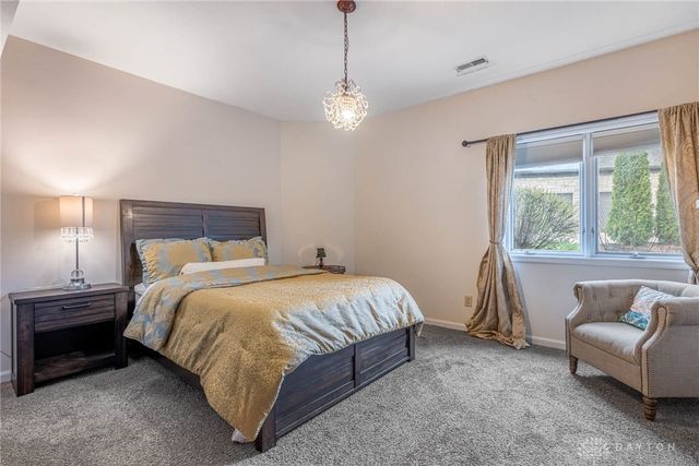 130 Heatherwoode Circle, Springboro, OH 45066