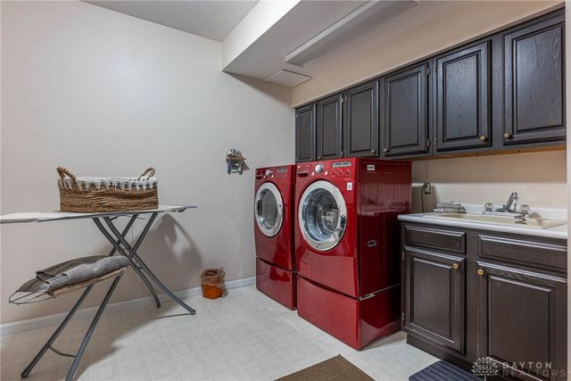 130 Heatherwoode Circle, Springboro, OH 45066