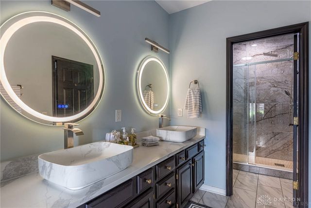 130 Heatherwoode Circle, Springboro, OH 45066