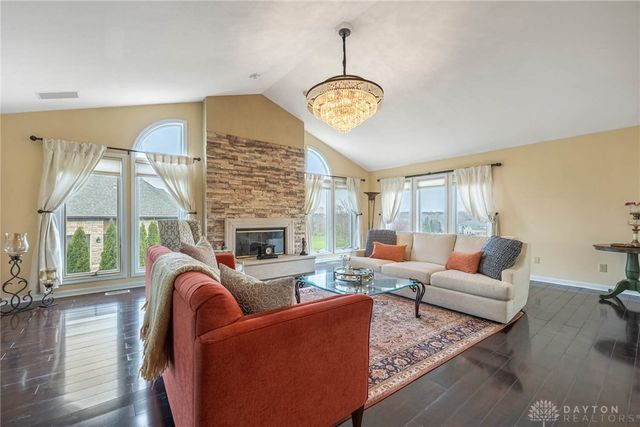 130 Heatherwoode Circle, Springboro, OH 45066