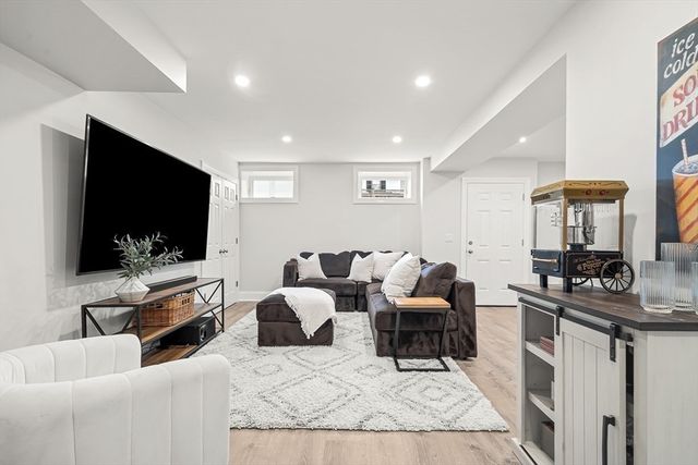 15 Yale St, Winchester, MA 01890