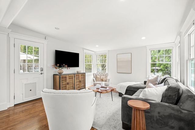15 Yale St, Winchester, MA 01890