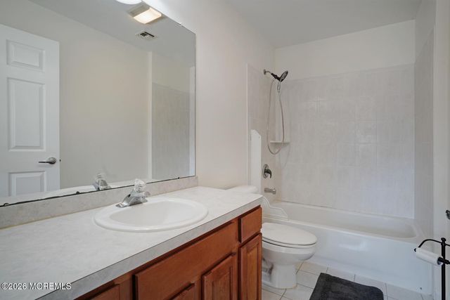 47 Olivia Way, Jackson, NJ 08527