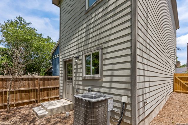 1214 Aransas, San Antonio, TX 78210
