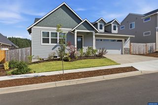 781 Riley Dr, Silverton, OR 97381