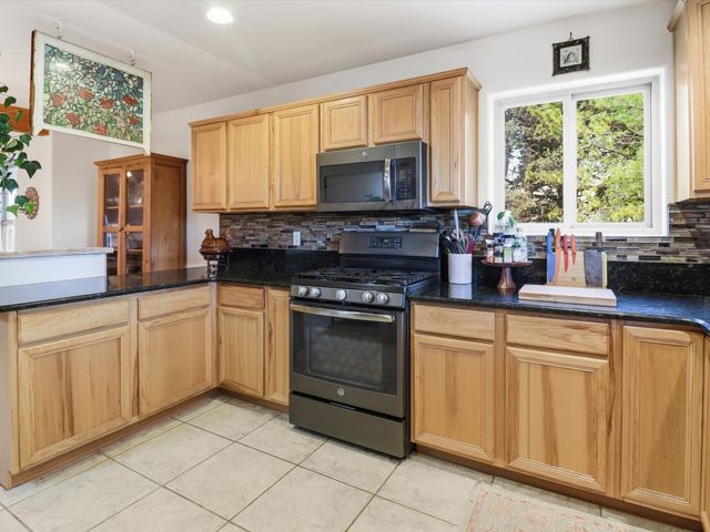 3108 Pueblo Sapawe, Santa Fe, NM 87507