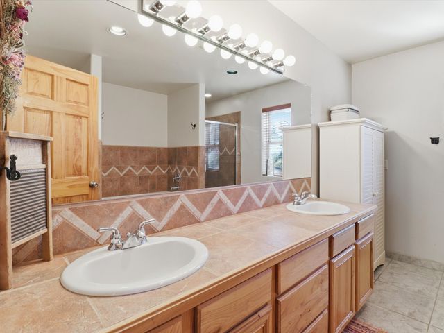 3108 Pueblo Sapawe, Santa Fe, NM 87507
