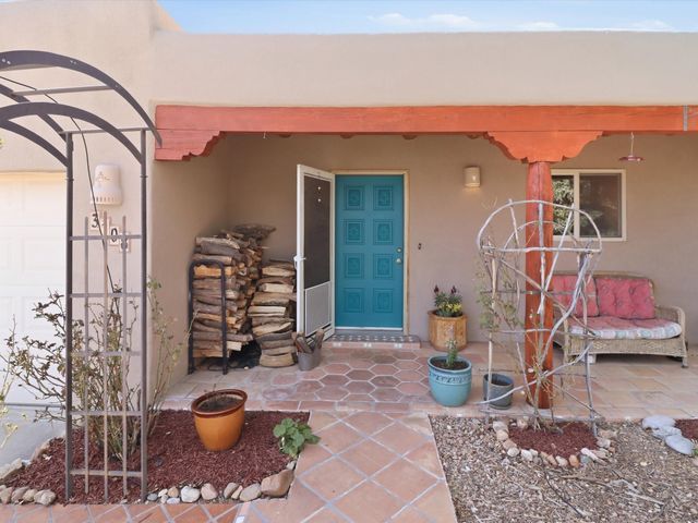 3108 Pueblo Sapawe, Santa Fe, NM 87507