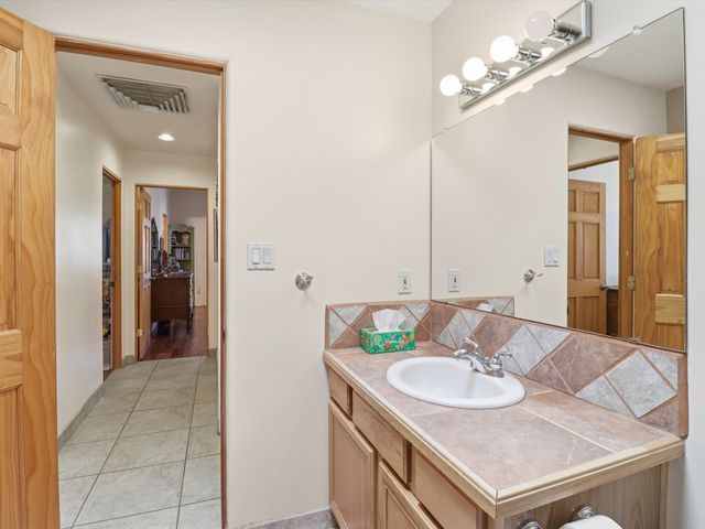 3108 Pueblo Sapawe, Santa Fe, NM 87507