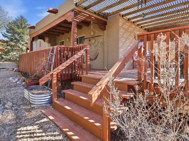 3108 Pueblo Sapawe, Santa Fe, NM 87507