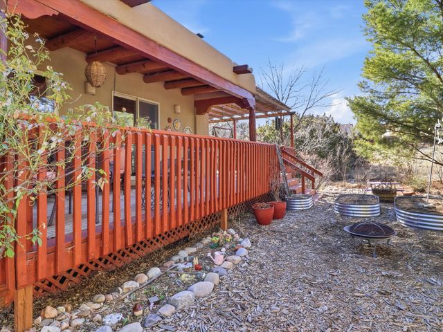 3108 Pueblo Sapawe, Santa Fe, NM 87507